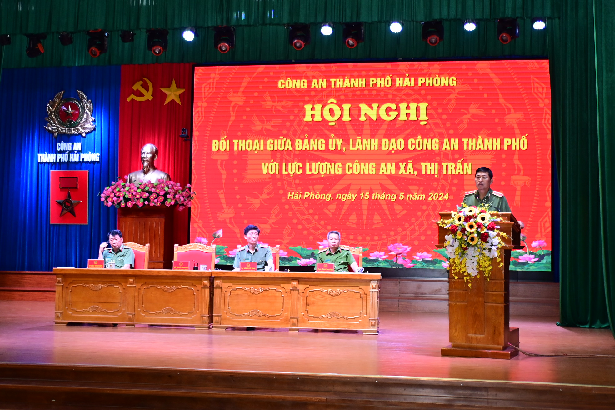 Đối thoại giữa Đảng ủy, lãnh đạo Công an thành phố với lực lượng Công an xã, thị trấn